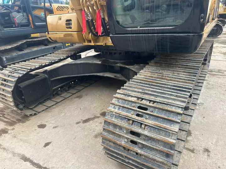 Used Excavator Caterpillar CAT320c Small and Medium-sized Original Excavator CAT320c for Sale - Bager guseničar: slika 4 Used Excavator Caterpillar CAT320c Small and Medium-sized Original Excavator CAT320c for Sale - Bager guseničar: slika 4