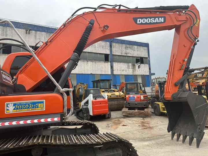 Used Excavator Doosan DX225LC-9 Excavators Mini Equipment Earth Moving Machinery Doosan Digger Excavator for Sale - Bager guseničar: slika 3 Used Excavator Doosan DX225LC-9 Excavators Mini Equipment Earth Moving Machinery Doosan Digger Excavator for Sale - Bager guseničar: slika 3