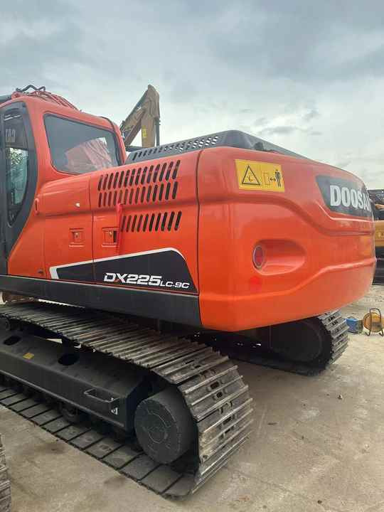 Used Excavator Doosan DX225LC-9 Excavators Mini Equipment Earth Moving Machinery Doosan Digger Excavator for Sale - Bager guseničar: slika 4 Used Excavator Doosan DX225LC-9 Excavators Mini Equipment Earth Moving Machinery Doosan Digger Excavator for Sale - Bager guseničar: slika 4