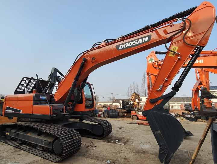 Used Excavator Doosan DX225LC-9 Excavators Mini Equipment Earth Moving Machinery Doosan Digger Excavator for Sale - Bager guseničar: slika 4 Used Excavator Doosan DX225LC-9 Excavators Mini Equipment Earth Moving Machinery Doosan Digger Excavator for Sale - Bager guseničar: slika 4