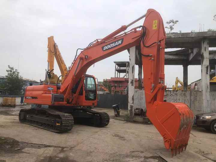 Used Excavator Doosan DX225LC Excavators Mini Equipment Earth Moving Machinery Doosan Digger Excavator for Sale - Bager guseničar: slika 4 Used Excavator Doosan DX225LC Excavators Mini Equipment Earth Moving Machinery Doosan Digger Excavator for Sale - Bager guseničar: slika 4