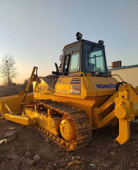 Used Famous Brand Komatsu D85 Bulldozer ,Used komatsu D85 Bulldozer in Cheaper Price and komatsu D85 for Sale - Buldožer: slika 4 Used Famous Brand Komatsu D85 Bulldozer ,Used komatsu D85 Bulldozer in Cheaper Price and komatsu D85 for Sale - Buldožer: slika 4