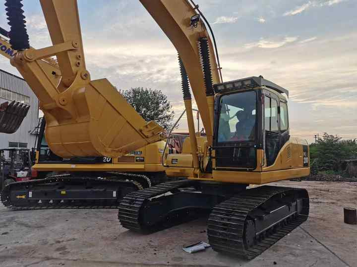 Used Good Quality Japan Original PC200-7 in Good Condition PC200-7 Komatsu - Bager guseničar: slika 5 Used Good Quality Japan Original PC200-7 in Good Condition PC200-7 Komatsu - Bager guseničar: slika 5
