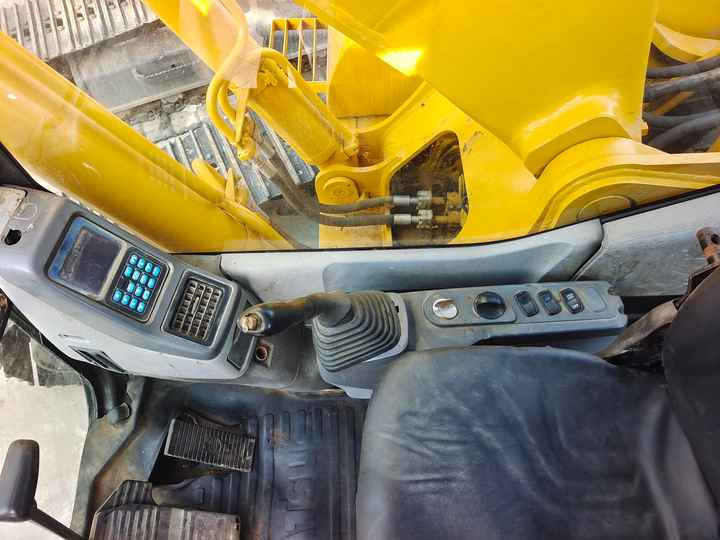 Used Good Quality Japan Original PC200-7 in Good Condition PC200-7 Komatsu - Bager guseničar: slika 4 Used Good Quality Japan Original PC200-7 in Good Condition PC200-7 Komatsu - Bager guseničar: slika 4