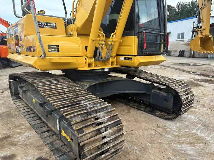 Used Good Quality Japan Original PC200-8 in Good Condition PC200-8 Komatsu - Bager guseničar: slika 2 Used Good Quality Japan Original PC200-8 in Good Condition PC200-8 Komatsu - Bager guseničar: slika 2