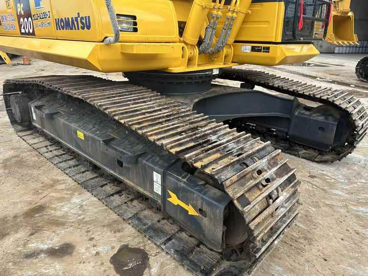 Used Good Quality Japan Original PC200-8 in Good Condition PC200-8 Komatsu - Bager guseničar: slika 5 Used Good Quality Japan Original PC200-8 in Good Condition PC200-8 Komatsu - Bager guseničar: slika 5