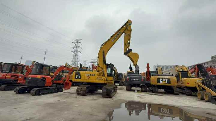 Used Good Quality Japan Original PC210-8 in Good Condition PC210-8 Komatsu - Bager guseničar: slika 4 Used Good Quality Japan Original PC210-8 in Good Condition PC210-8 Komatsu - Bager guseničar: slika 4
