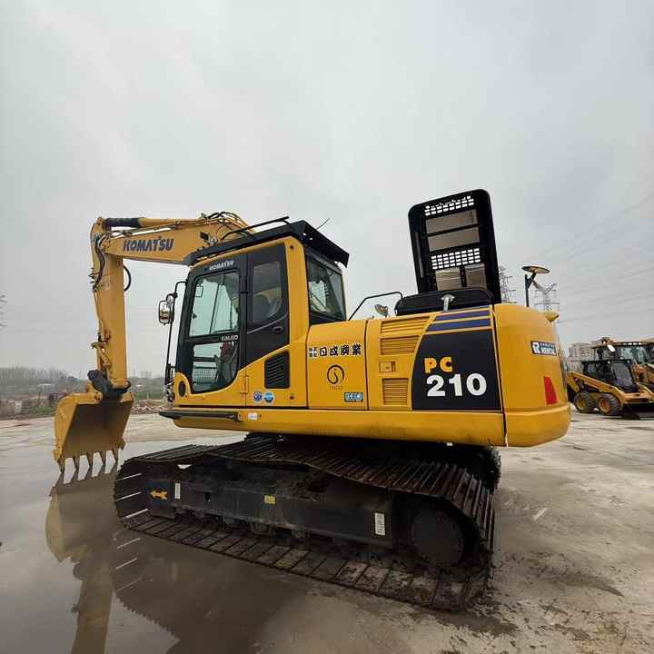 Used Good Quality Japan Original PC210-8 in Good Condition PC210-8 Komatsu - Bager guseničar: slika 2 Used Good Quality Japan Original PC210-8 in Good Condition PC210-8 Komatsu - Bager guseničar: slika 2