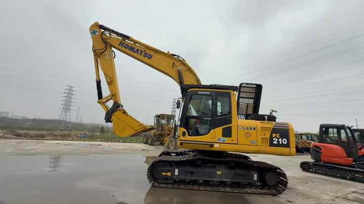 Used Good Quality Japan Original PC210-8 in Good Condition PC210-8 Komatsu - Bager guseničar: slika 5 Used Good Quality Japan Original PC210-8 in Good Condition PC210-8 Komatsu - Bager guseničar: slika 5
