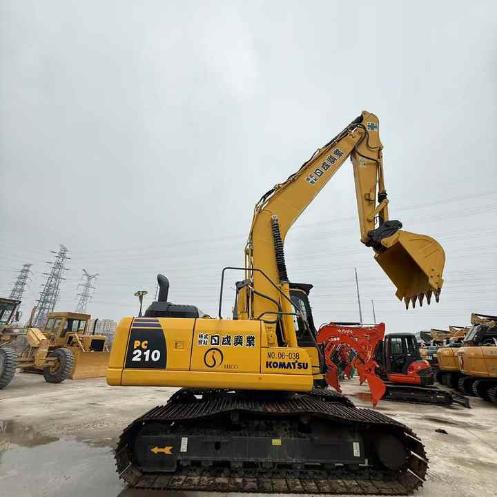 Used Good Quality Japan Original PC210-8 in Good Condition PC210-8 Komatsu - Bager guseničar: slika 3 Used Good Quality Japan Original PC210-8 in Good Condition PC210-8 Komatsu - Bager guseničar: slika 3
