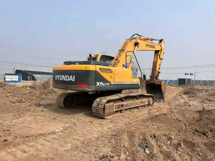 Used HYUNDAI 305LC-9T Crawler Excavator with good performance Hyundai30 tons earthmoving machinery with low price on-sale - Bager guseničar: slika 2 Used HYUNDAI 305LC-9T Crawler Excavator with good performance Hyundai30 tons earthmoving machinery with low price on-sale - Bager guseničar: slika 2