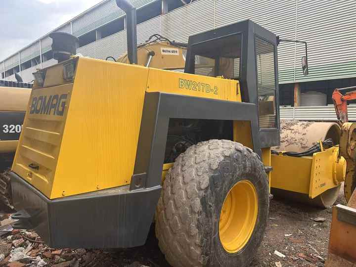 Used Heavy Construction Equipment BW217D Second Hand Road Rollers Used Machine Hot Sale - Valjak za puteve: slika 5 Used Heavy Construction Equipment BW217D Second Hand Road Rollers Used Machine Hot Sale - Valjak za puteve: slika 5