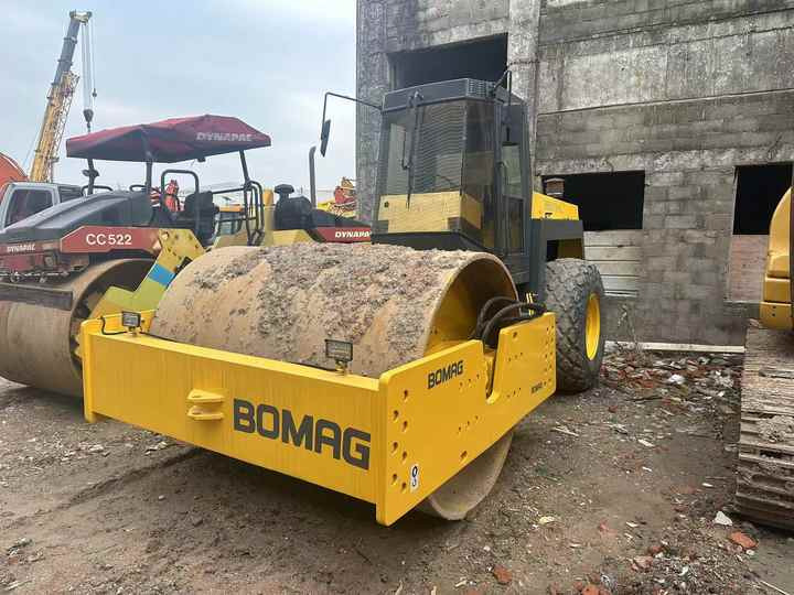 Used Heavy Construction Equipment BW217D Second Hand Road Rollers Used Machine Hot Sale - Valjak za puteve: slika 2 Used Heavy Construction Equipment BW217D Second Hand Road Rollers Used Machine Hot Sale - Valjak za puteve: slika 2