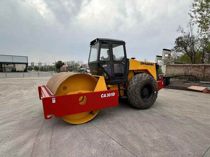 Used Heavy Construction Equipment Dynapac Ca301d Second Hand Road Rollers Used Machine Hot Sale - Valjak za puteve: slika 2 Used Heavy Construction Equipment Dynapac Ca301d Second Hand Road Rollers Used Machine Hot Sale - Valjak za puteve: slika 2