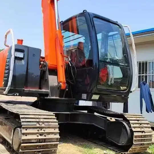 Used Hitachi Excavator ZX70 7ton Japan Import Second Hand Small Crawler ZX70 Excavator for Sale - Bager guseničar: slika 1 Used Hitachi Excavator ZX70 7ton Japan Import Second Hand Small Crawler ZX70 Excavator for Sale - Bager guseničar: slika 1