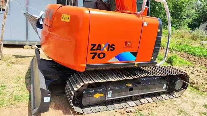 Used Hitachi Excavator ZX70 7ton Japan Import Second Hand Small Crawler ZX70 Excavator for Sale - Bager guseničar: slika 4 Used Hitachi Excavator ZX70 7ton Japan Import Second Hand Small Crawler ZX70 Excavator for Sale - Bager guseničar: slika 4