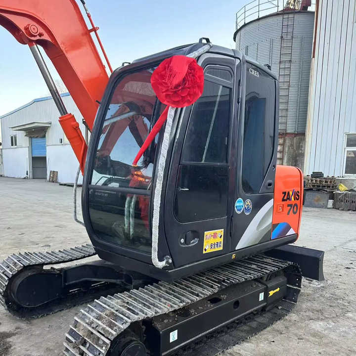 Used Hitachi Excavator ZX70 Japan Import Second Hand Small Crawler ZX70 Excavator for Sale - Bager guseničar: slika 1 Used Hitachi Excavator ZX70 Japan Import Second Hand Small Crawler ZX70 Excavator for Sale - Bager guseničar: slika 1