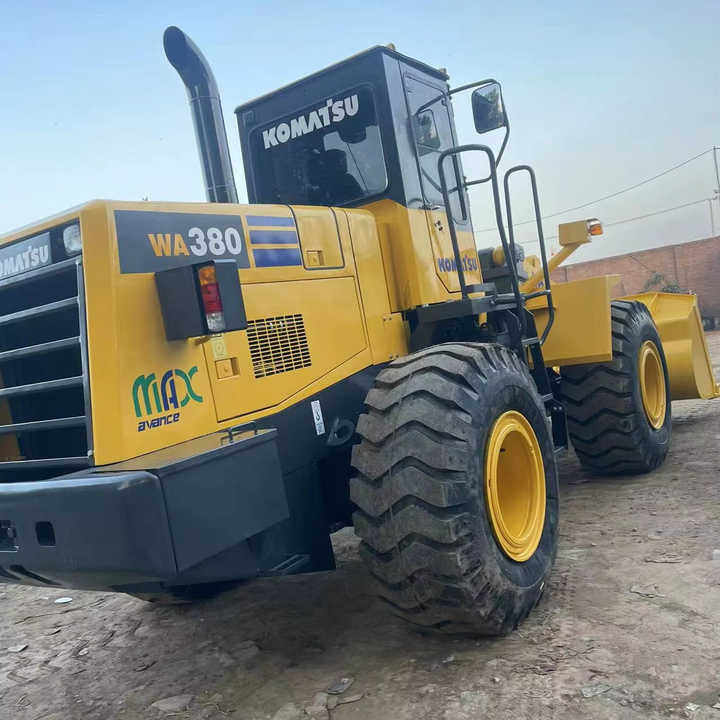 Used Komatsu WA380-3 Front Loader in Very Good Condition Strong Power komatsu 380 Wheel Loader Low Price Hot Sale - Utovarivač točkaš: slika 1 Used Komatsu WA380-3 Front Loader in Very Good Condition Strong Power komatsu 380 Wheel Loader Low Price Hot Sale - Utovarivač točkaš: slika 1