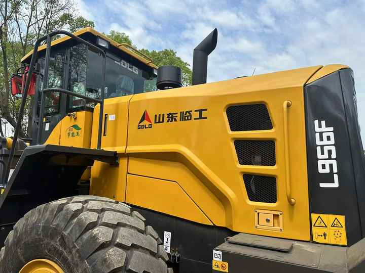 Used SDLG 956F Wheel Loader in Good Condition Hot Sale Chinese Brand Sdlg Used SDLG 956F Loader for Sale - Utovarivač točkaš: slika 2 Used SDLG 956F Wheel Loader in Good Condition Hot Sale Chinese Brand Sdlg Used SDLG 956F Loader for Sale - Utovarivač točkaš: slika 2