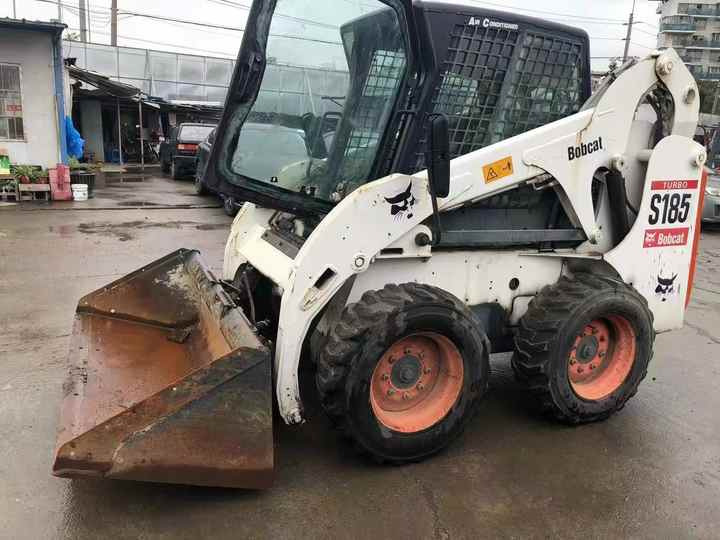 Used Small Loader Bobcat S130 S160 S185 Skid Steer Loader With Good Condition - Utovarivač točkaš: slika 4 Used Small Loader Bobcat S130 S160 S185 Skid Steer Loader With Good Condition - Utovarivač točkaš: slika 4