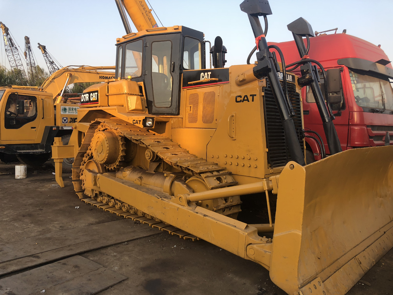 Used bulldozer CAT D7R high quality hotsale - Buldožer: slika 2 Used bulldozer CAT D7R high quality hotsale - Buldožer: slika 2