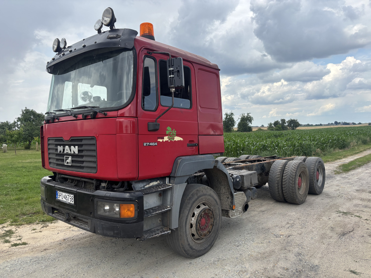 MAN F2000 27.464 6X4 - Kamion sa golom šasijom i zatvorenom kabinom: slika 1 MAN F2000 27.464 6X4 - Kamion sa golom šasijom i zatvorenom kabinom: slika 1