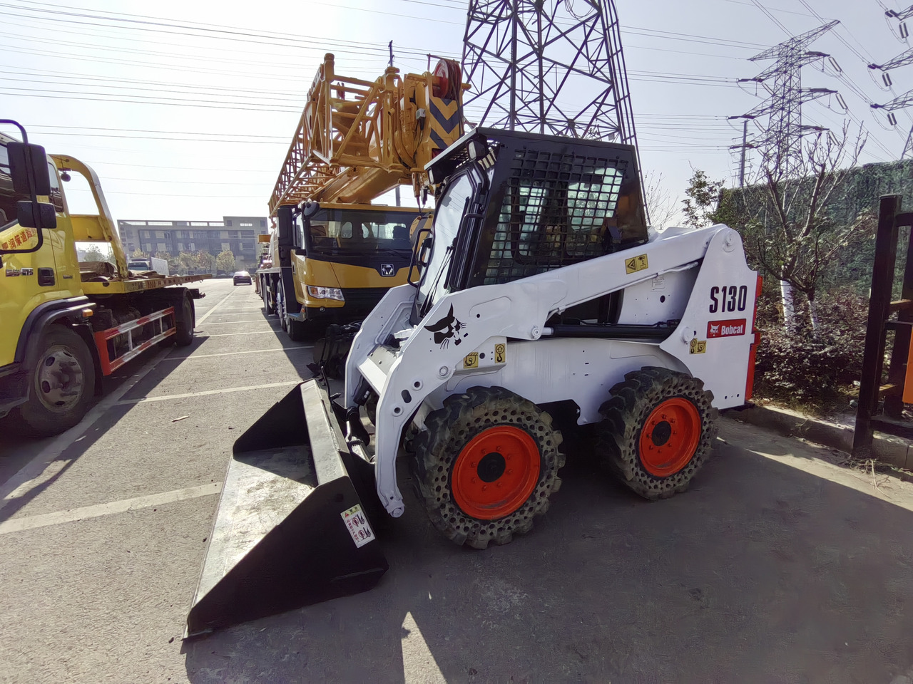 BOBCAT S130 - Mini utovarivač: slika 1 BOBCAT S130 - Mini utovarivač: slika 1