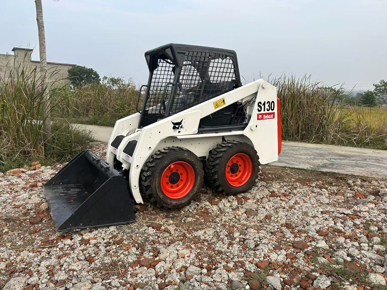 BOBCAT S130 - Mini utovarivač: slika 1 BOBCAT S130 - Mini utovarivač: slika 1