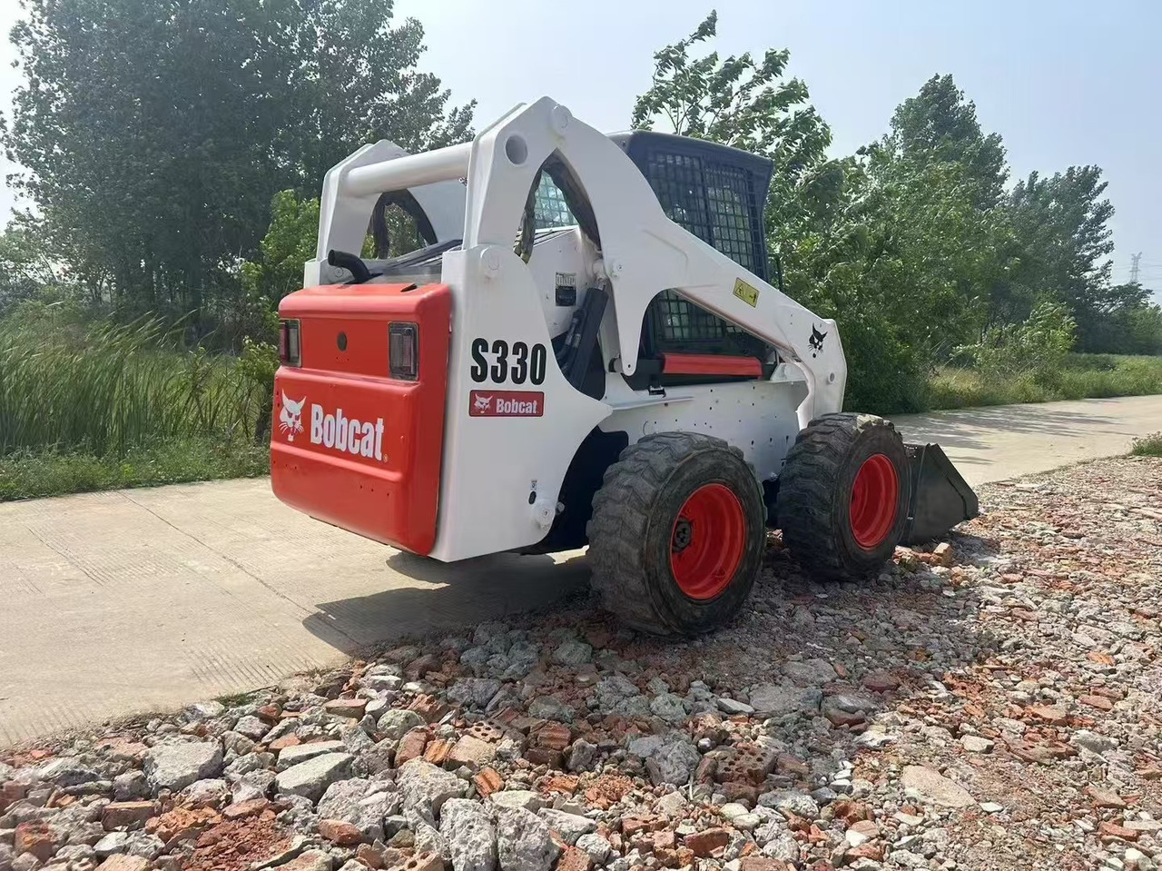 BOBCAT S330 - Mini utovarivač: slika 2 BOBCAT S330 - Mini utovarivač: slika 2