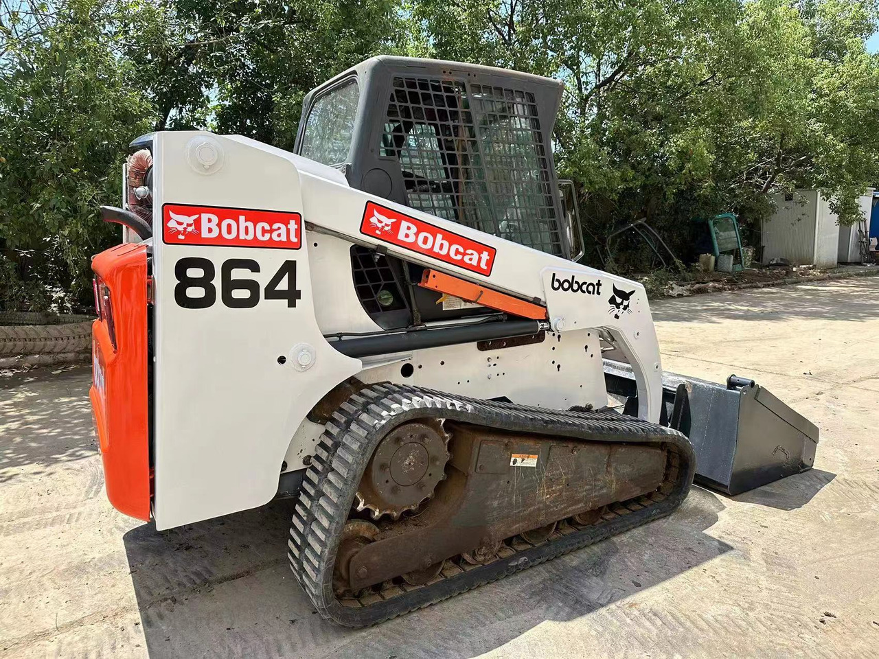 BOBCAT T864 - Mini utovarivač: slika 2 BOBCAT T864 - Mini utovarivač: slika 2