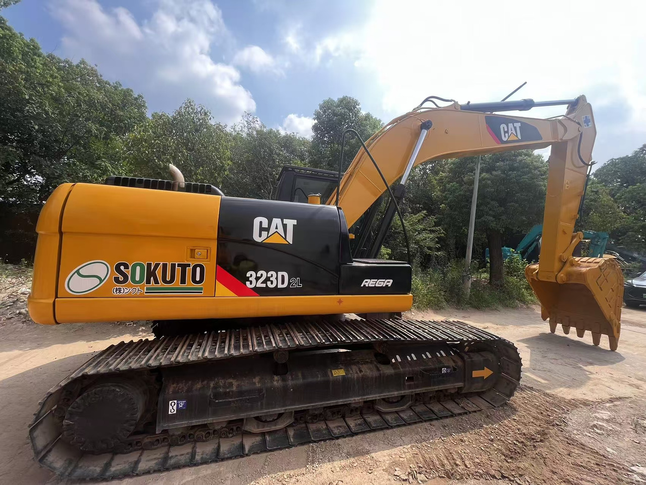 CATERPILLAR 323D2L - Bager guseničar: slika 4 CATERPILLAR 323D2L - Bager guseničar: slika 4