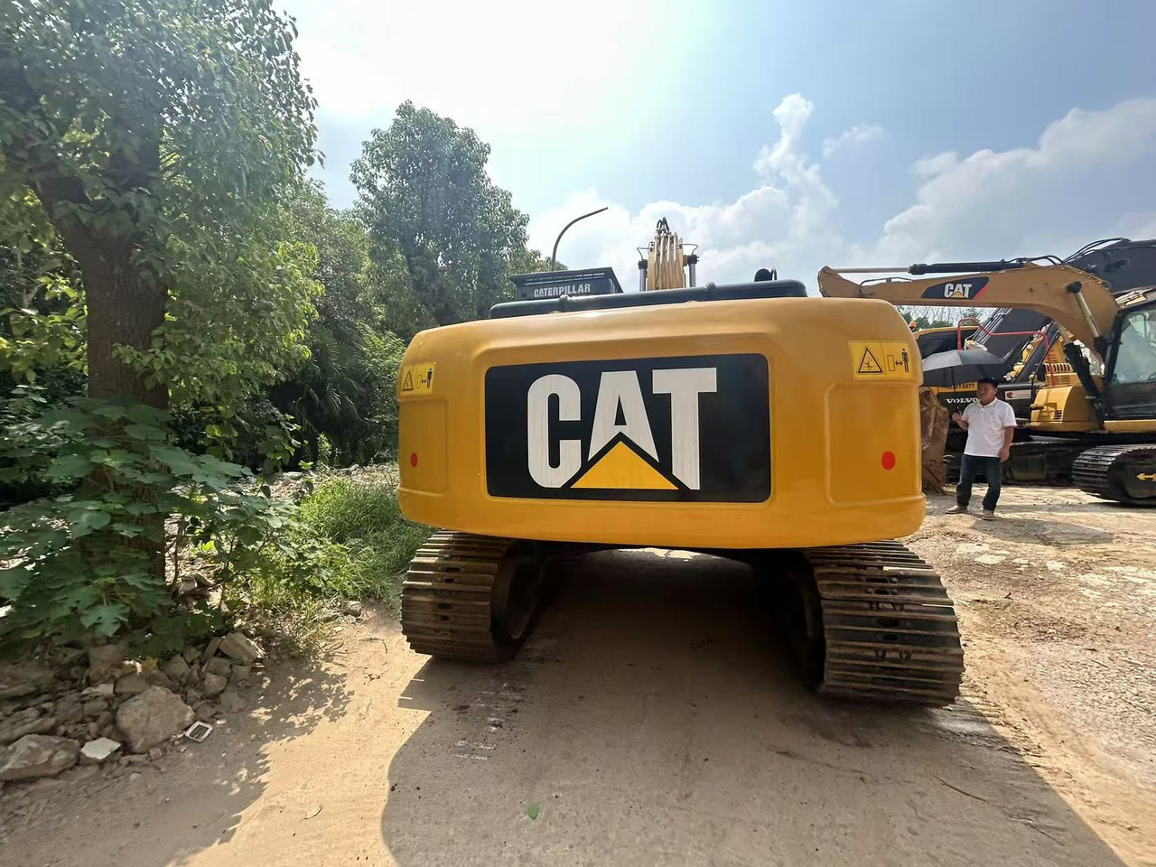 CATERPILLAR 323D2L - Bager guseničar: slika 2 CATERPILLAR 323D2L - Bager guseničar: slika 2
