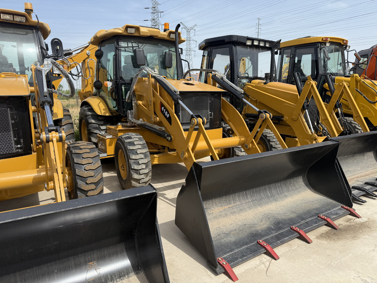 CATERPILLAR 416F - Bager utovarivač: slika 2 CATERPILLAR 416F - Bager utovarivač: slika 2
