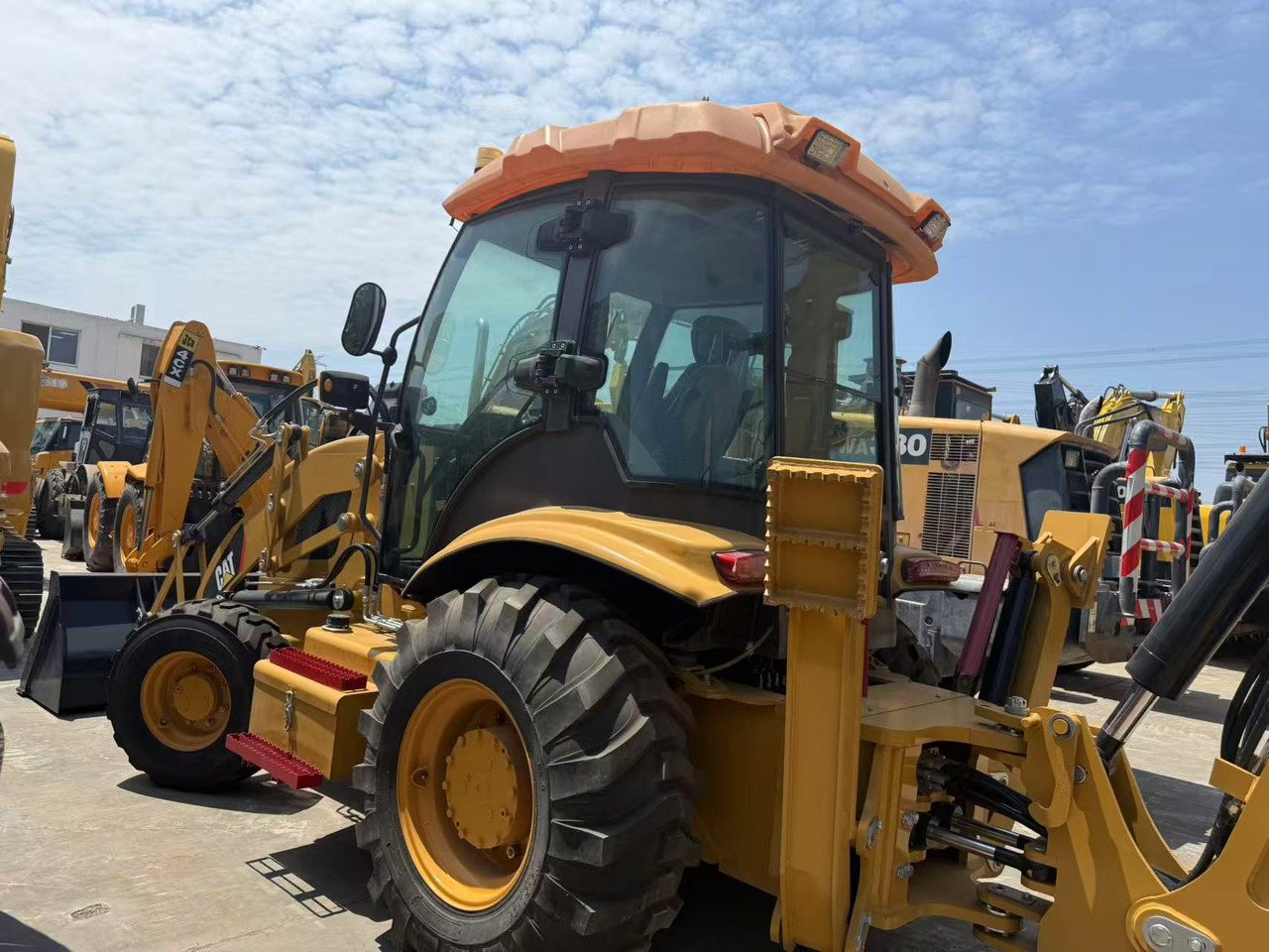 CATERPILLAR 420F - Bager utovarivač: slika 4 CATERPILLAR 420F - Bager utovarivač: slika 4