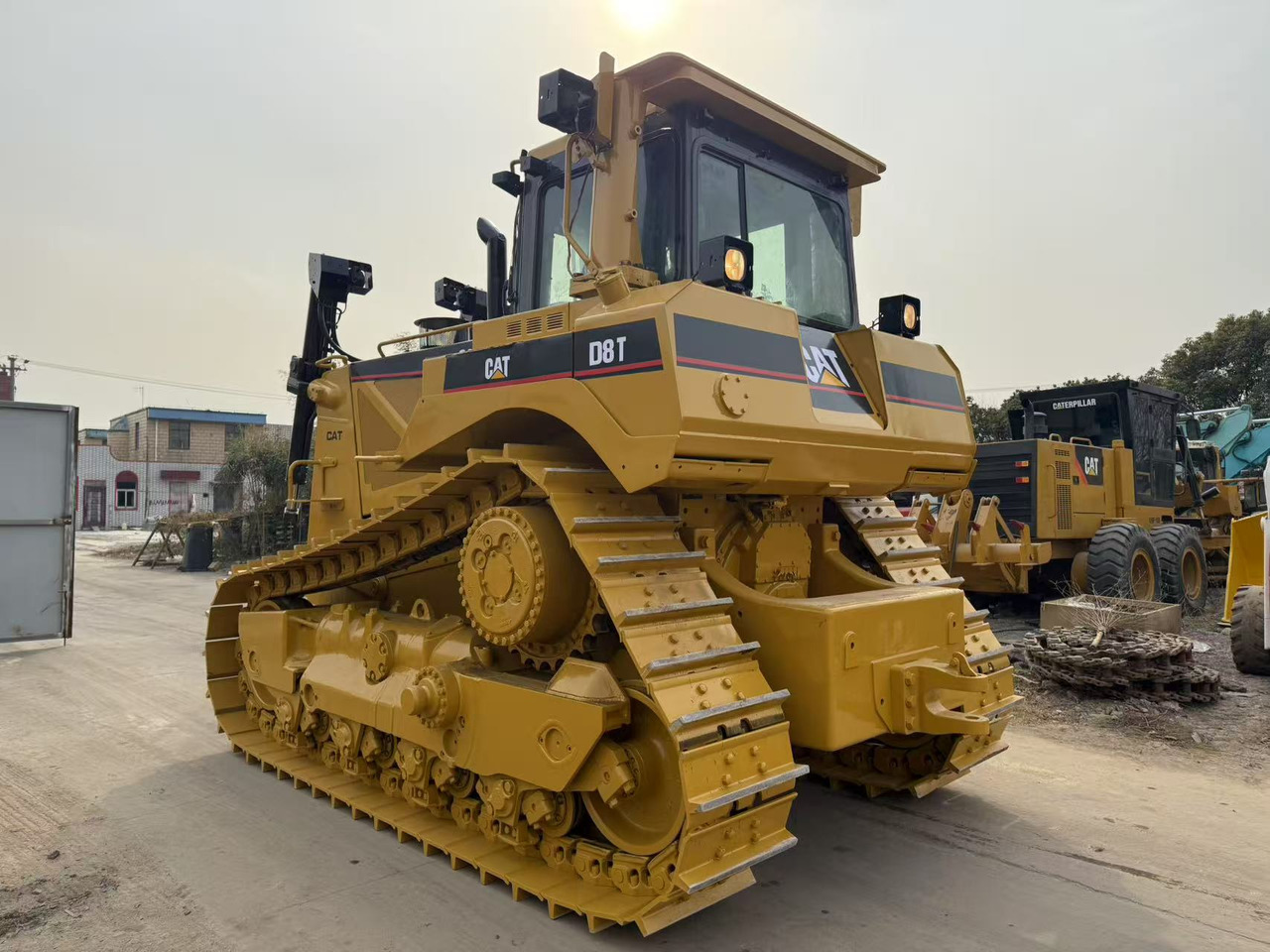 CATERPILLAR D8T - Buldožer: slika 1 CATERPILLAR D8T - Buldožer: slika 1