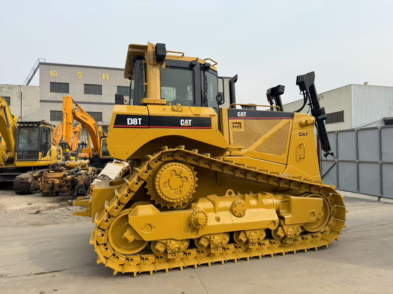 CATERPILLAR D8T - Buldožer: slika 2 CATERPILLAR D8T - Buldožer: slika 2