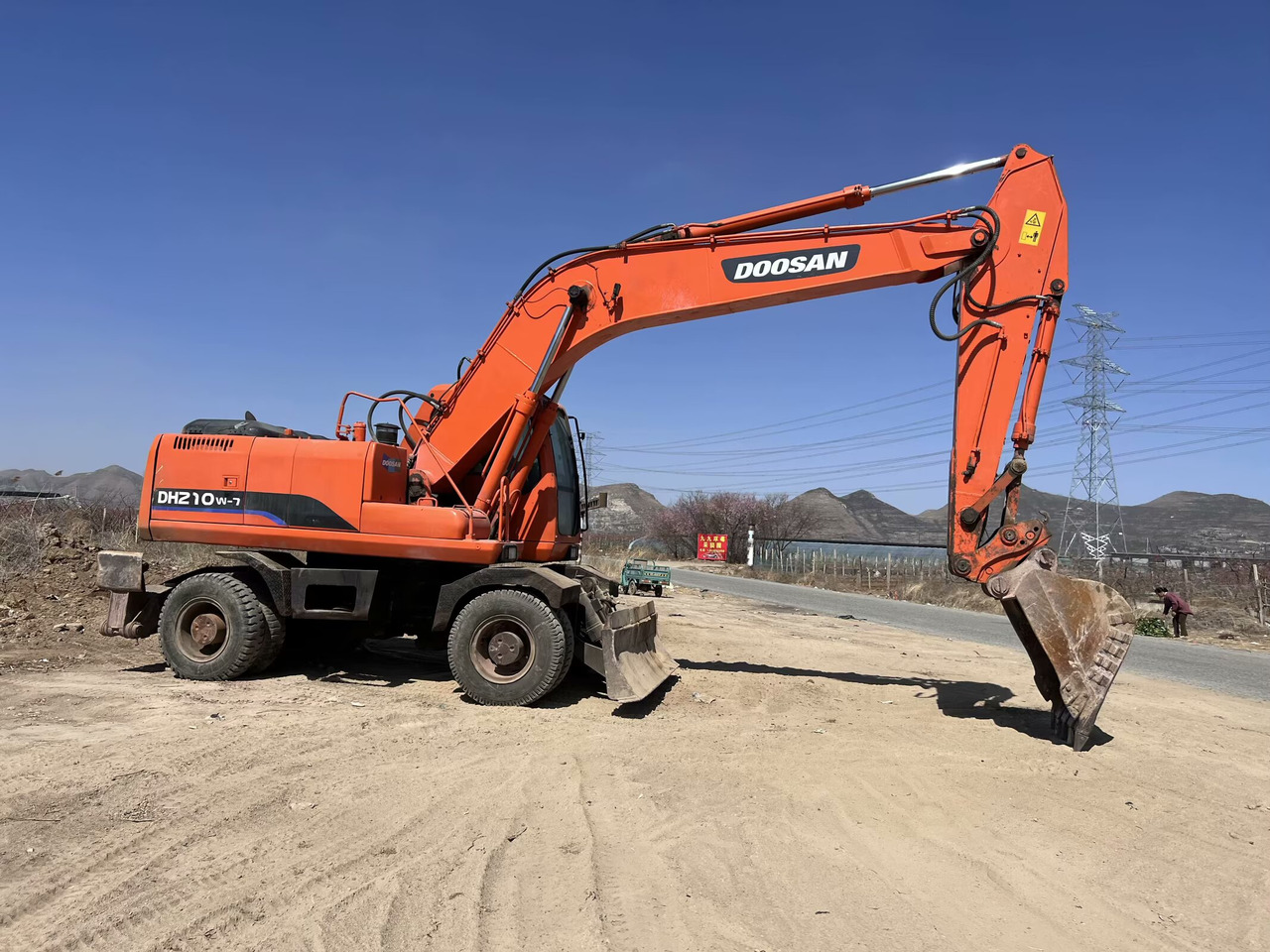 DOOSAN DH210W-7 - Bager točkaš: slika 4 DOOSAN DH210W-7 - Bager točkaš: slika 4