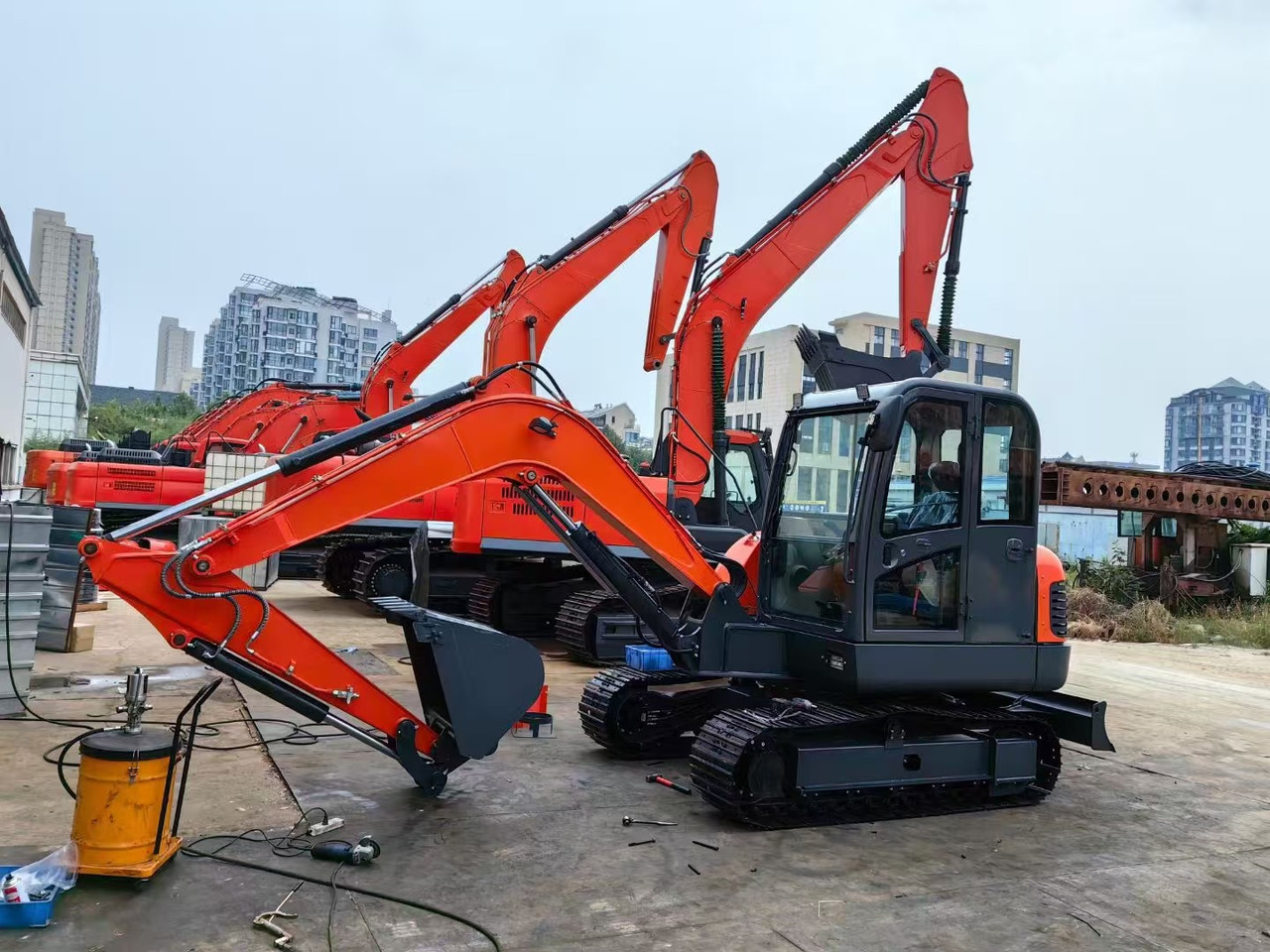 DOOSAN DH60-7 - Bager guseničar: slika 4 DOOSAN DH60-7 - Bager guseničar: slika 4