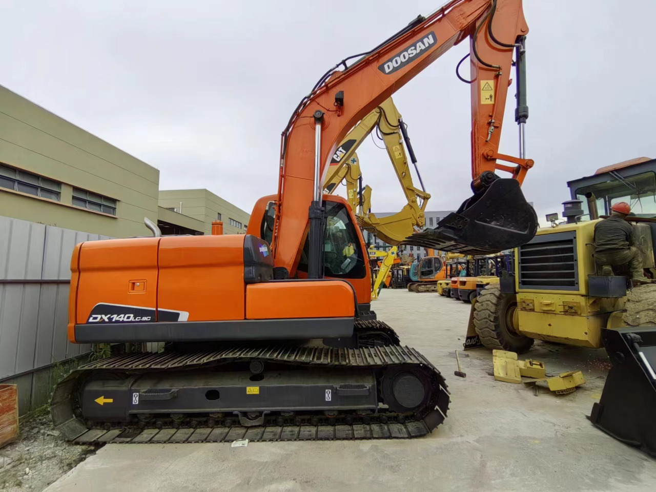 DOOSAN DX140-9C - Bager guseničar: slika 1 DOOSAN DX140-9C - Bager guseničar: slika 1