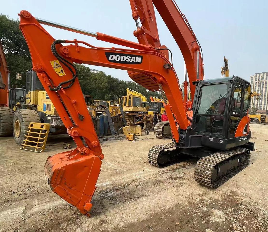 DOOSAN DX60-9C - Bager guseničar: slika 1 DOOSAN DX60-9C - Bager guseničar: slika 1