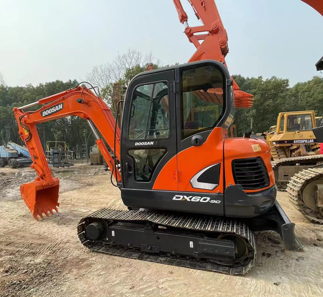 DOOSAN DX60-9C - Bager guseničar: slika 2 DOOSAN DX60-9C - Bager guseničar: slika 2