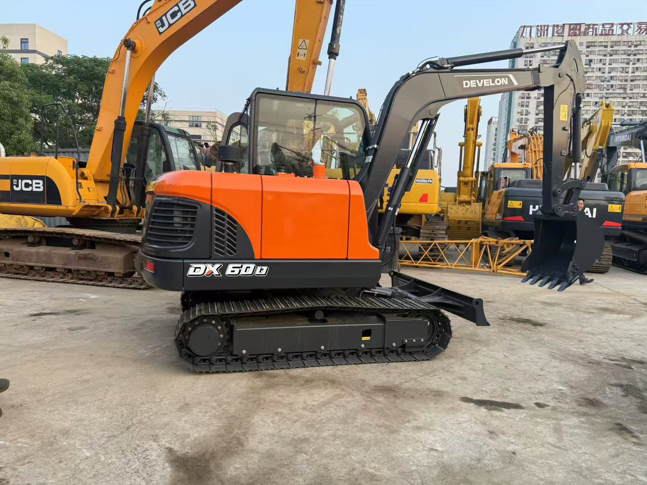 DOOSAN DX60D-10 - Mini bager: slika 4 DOOSAN DX60D-10 - Mini bager: slika 4