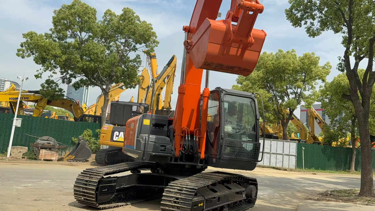 HITACHI ZX200 - Bager guseničar: slika 2 HITACHI ZX200 - Bager guseničar: slika 2