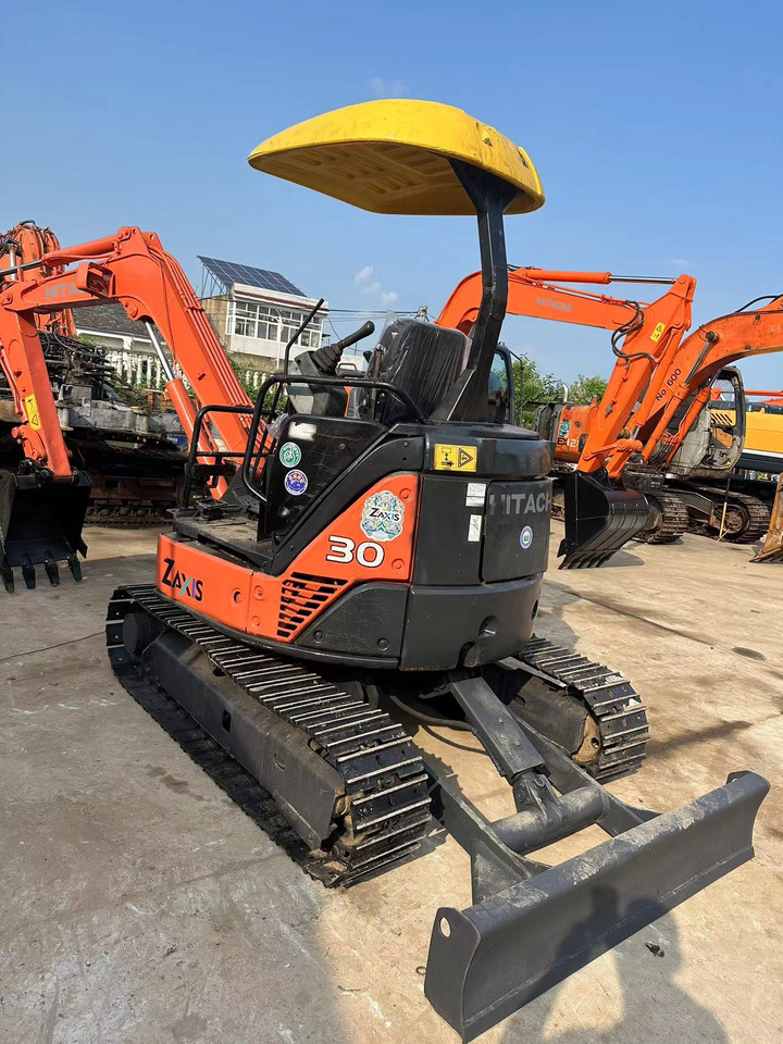 HITACHI ZX30 - Bager guseničar: slika 4 HITACHI ZX30 - Bager guseničar: slika 4