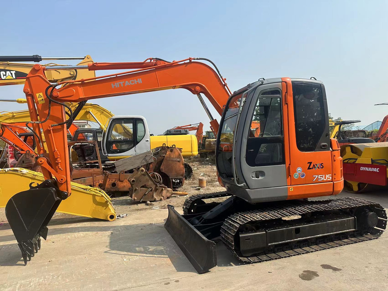 HITACHI ZX75 - Bager guseničar: slika 1 HITACHI ZX75 - Bager guseničar: slika 1