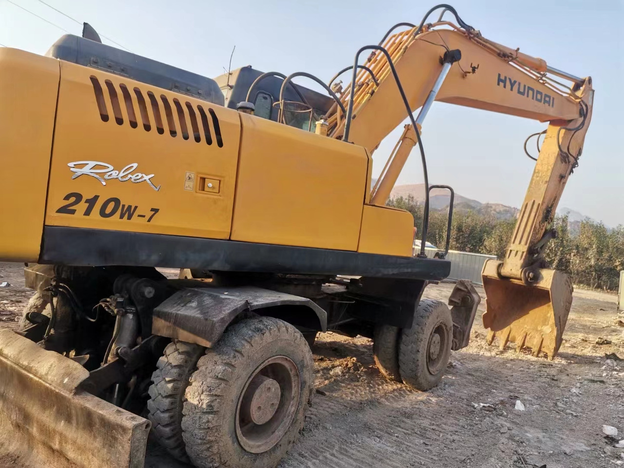 HYUNDAI R210W-7 - Bager točkaš: slika 3 HYUNDAI R210W-7 - Bager točkaš: slika 3