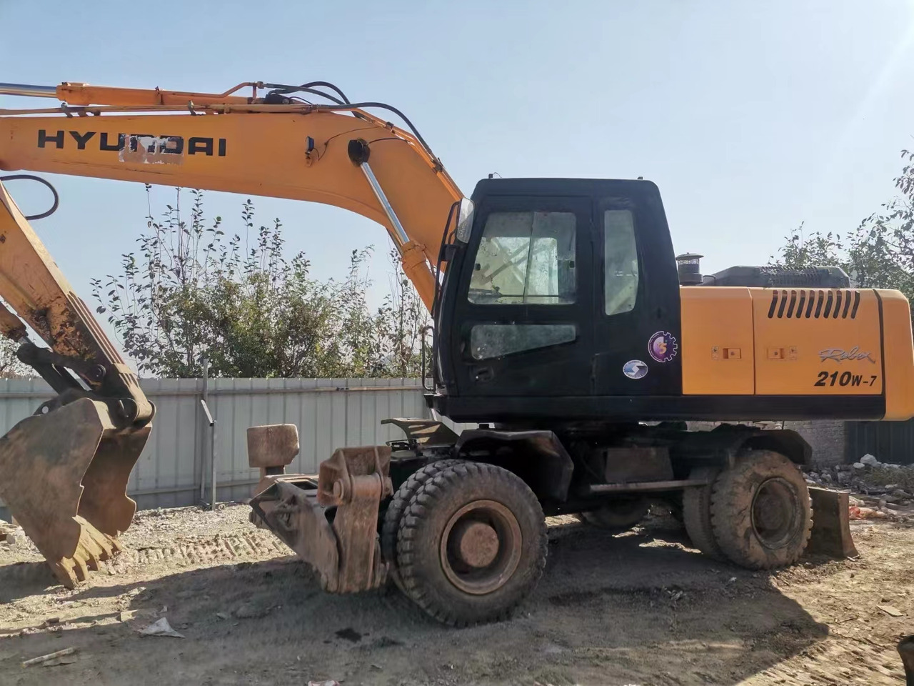 HYUNDAI R210W-7 - Bager točkaš: slika 2 HYUNDAI R210W-7 - Bager točkaš: slika 2