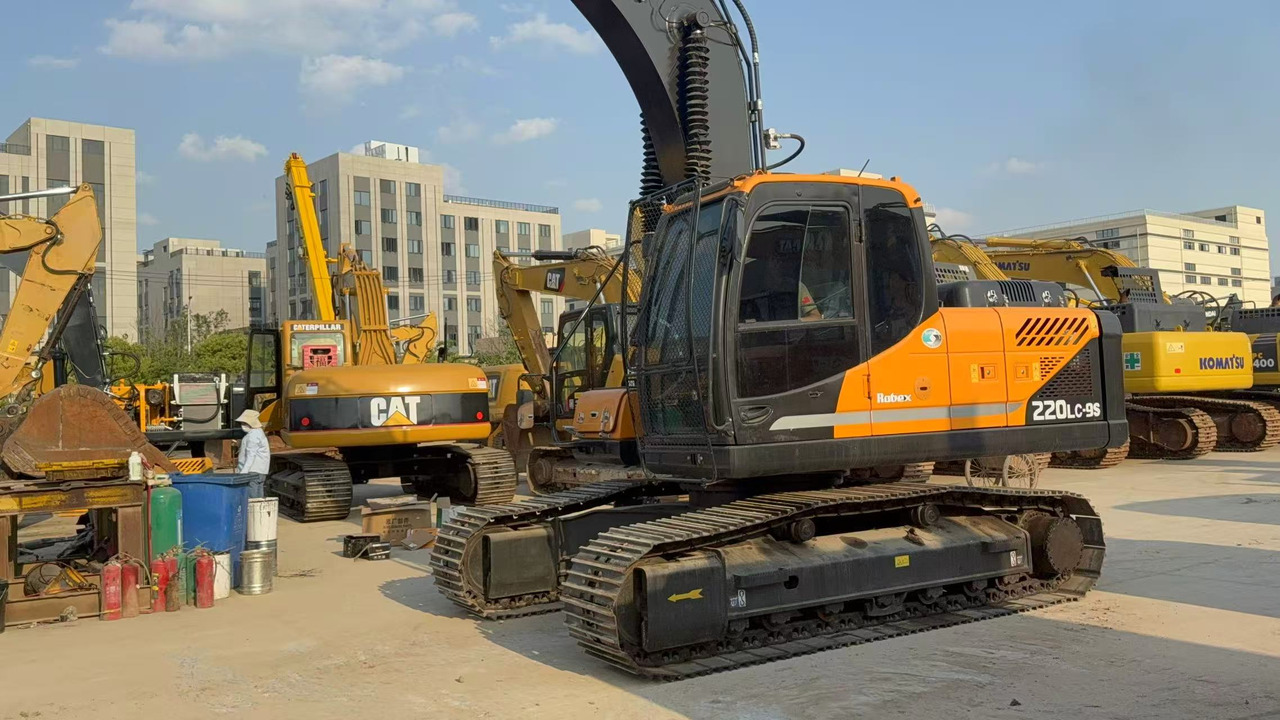 HYUNDAI R220LC-9S - Bager guseničar: slika 4 HYUNDAI R220LC-9S - Bager guseničar: slika 4