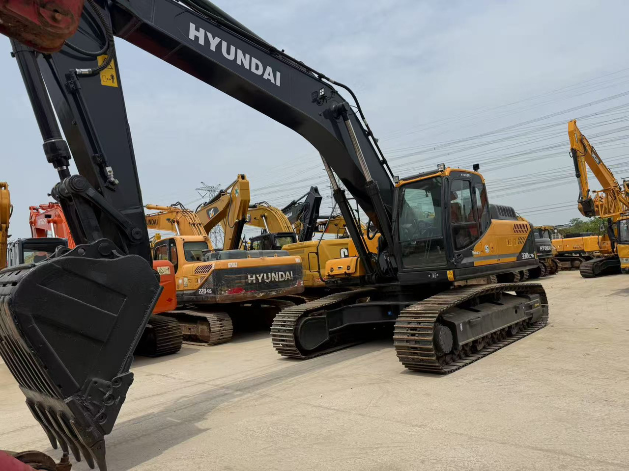 HYUNDAI R330LC-9S - Bager guseničar: slika 2 HYUNDAI R330LC-9S - Bager guseničar: slika 2