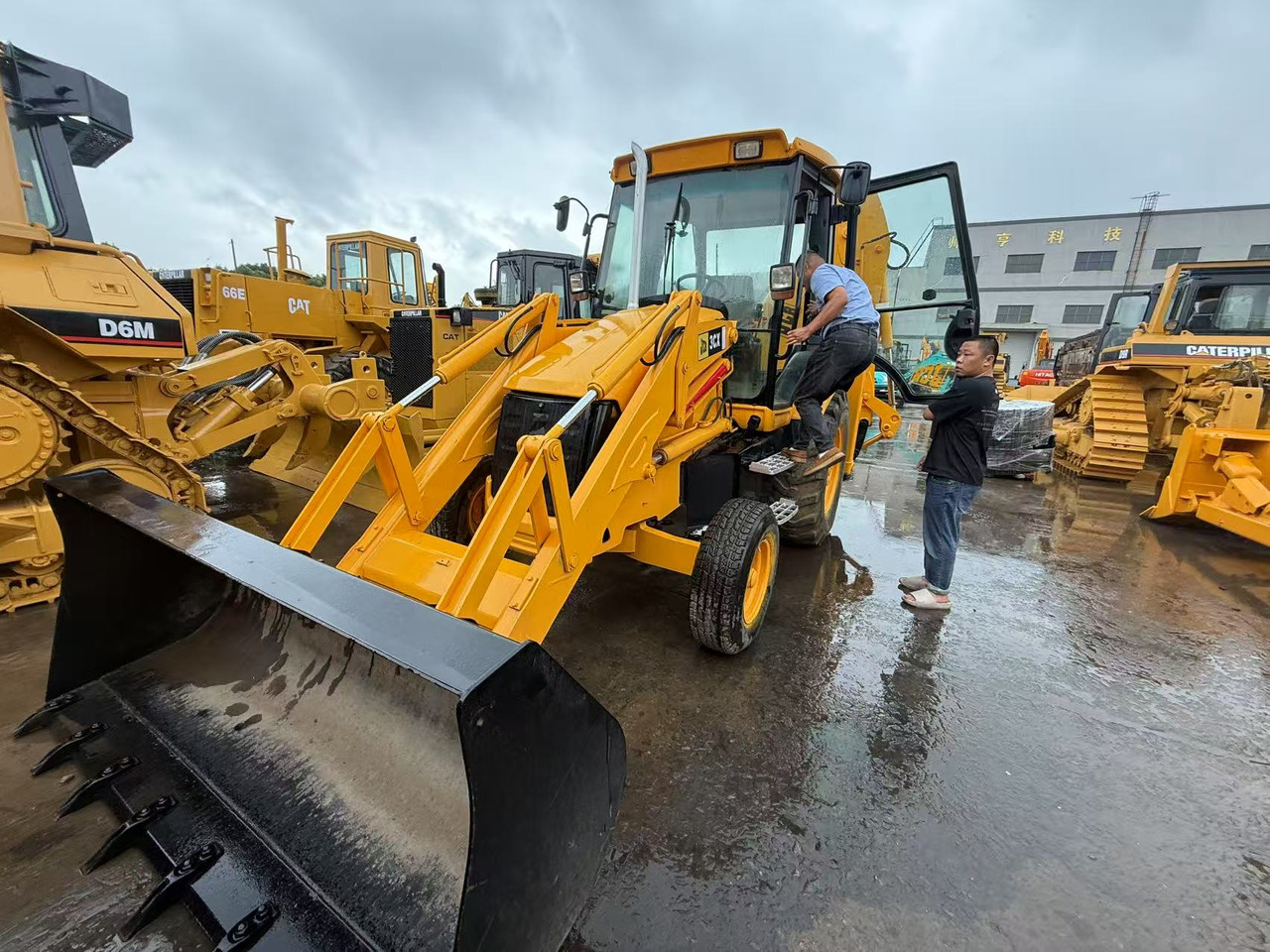 JCB 3CX - Bager utovarivač: slika 1 JCB 3CX - Bager utovarivač: slika 1